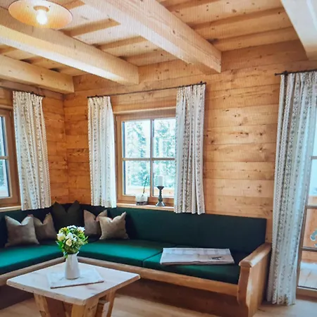 Traumhaftes Winterchalet Colat Сasa de vacaciones