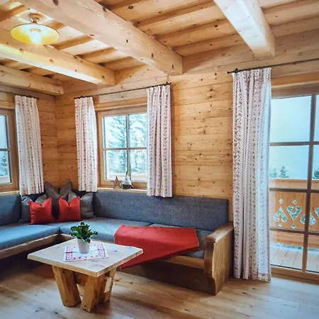 Traumhaftes Winterchalet Colat Сasa de vacaciones