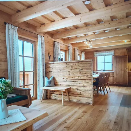 Traumhaftes Winterchalet Colat Сasa de vacaciones