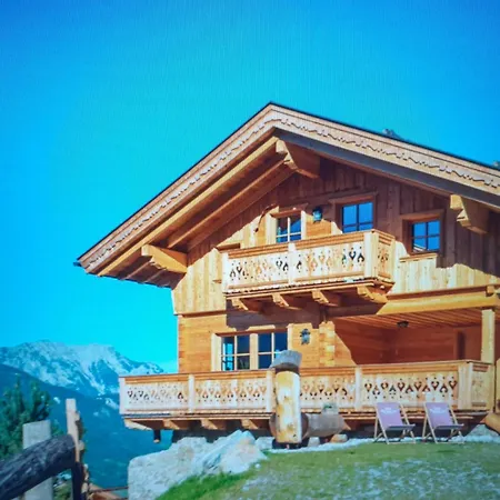 Traumhaftes Winterchalet Colat Сasa de vacaciones